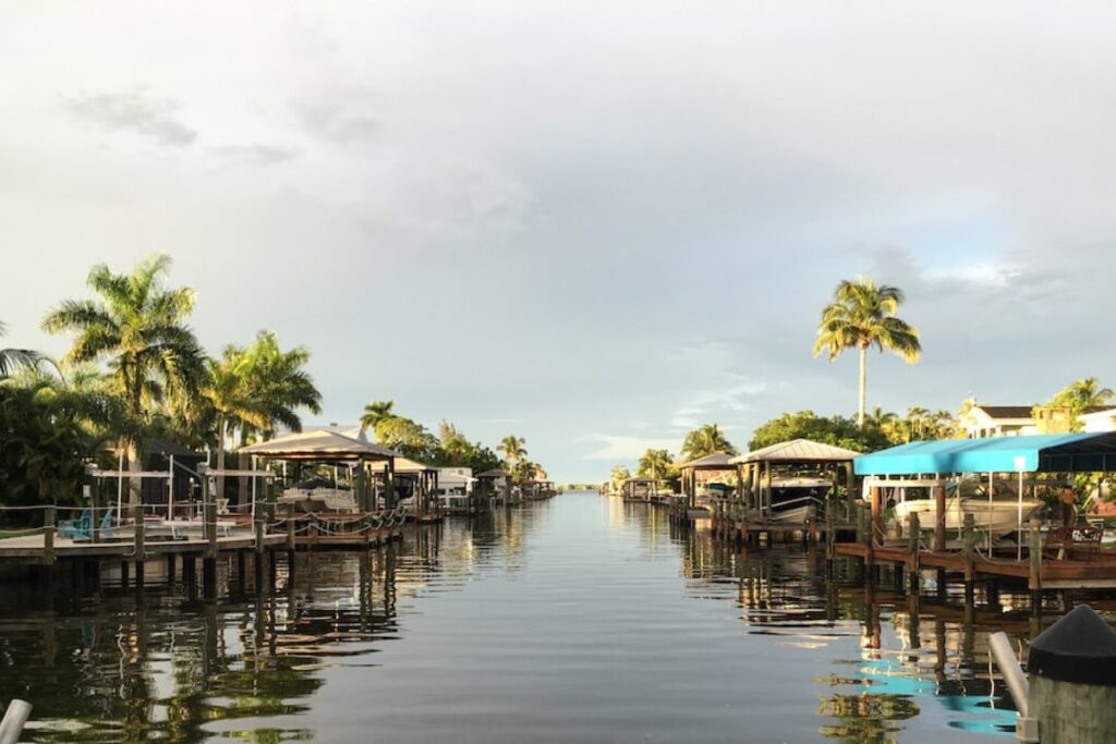 Titelbild zu „Florida: Urlaub im Sunshine State an der Ostküste der USA“
